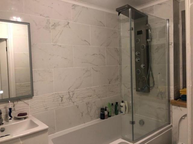 Beautiful Large Room In London Flat Eksteriør bilde